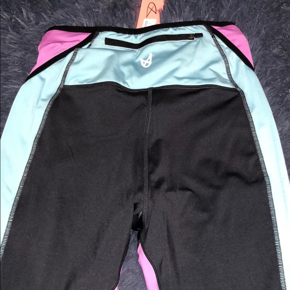 🆕Mink Pink Dynamite Leggings In Multi 3/4 - Picture 8 of 8